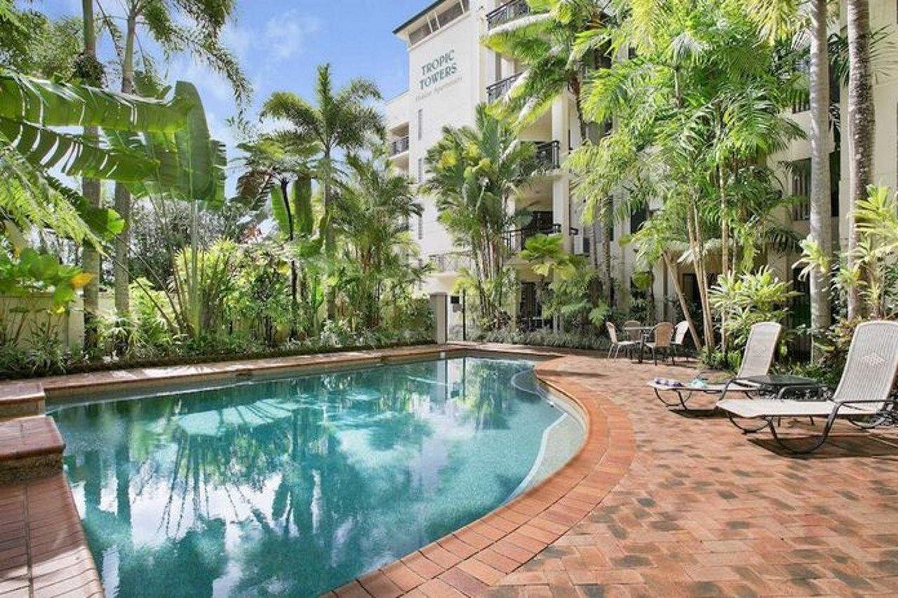 Tropic Towers Apartments Cairns Exterior photo